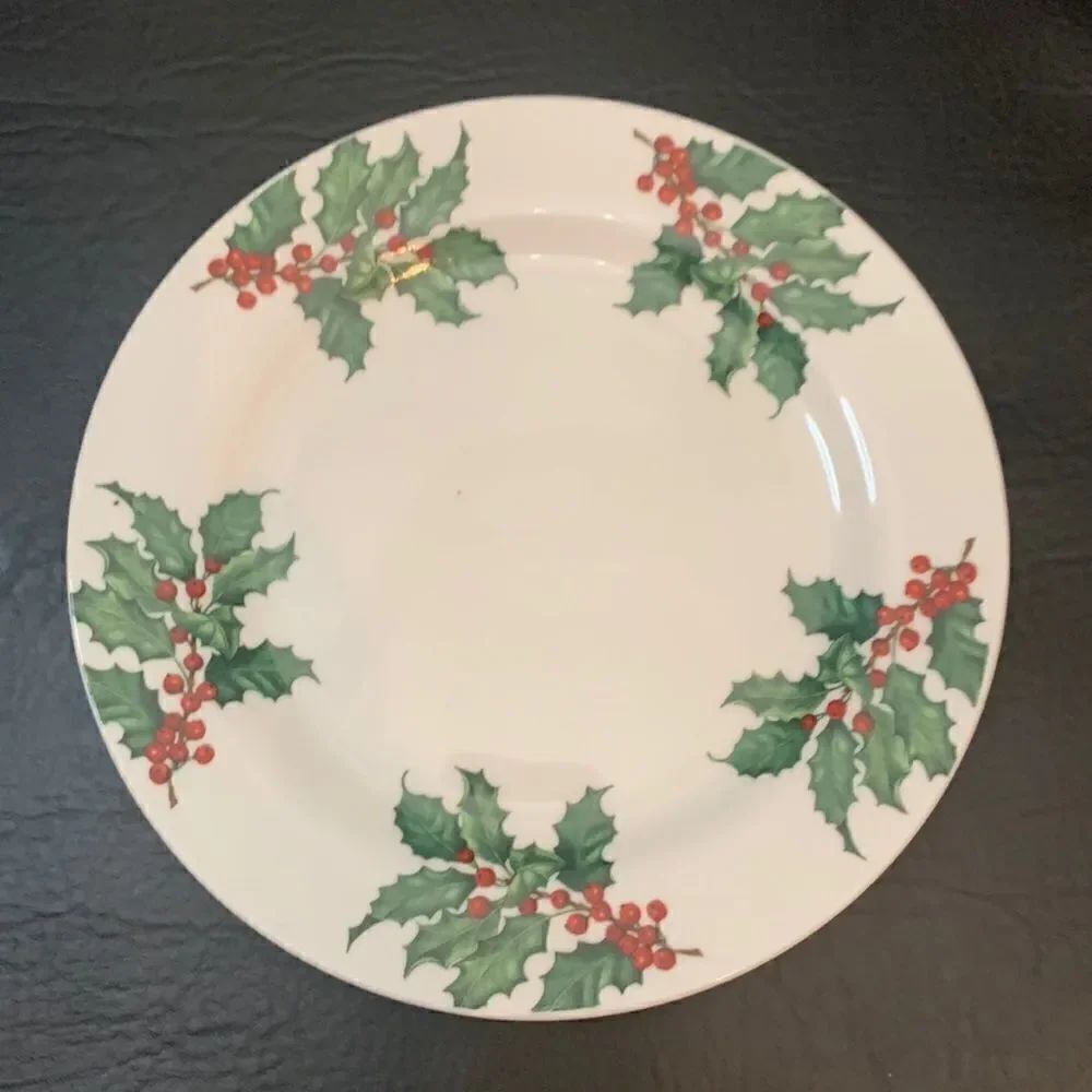 Hallmark Poinsettia Green Red Christmas Holiday 7 1/2 Inch Salad Dessert Plate
